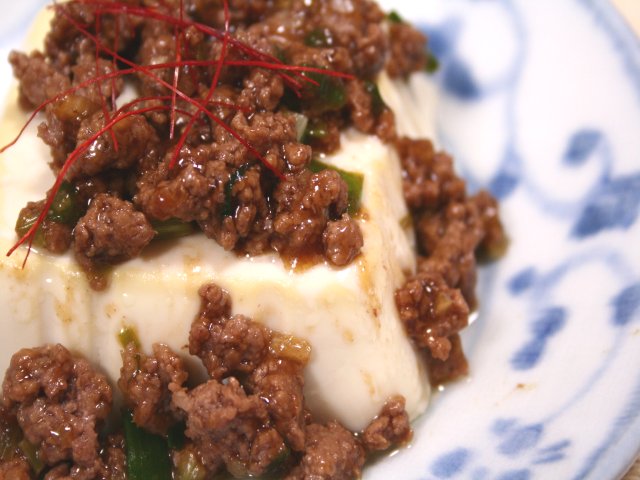 豆腐ステーキ肉そぼろソース